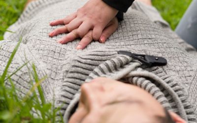 ¿Qué hacer cuando una persona sufre un paro cardiorespiratorio?